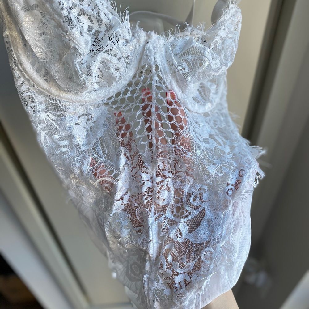 Akira Lace Bodysuit Bundle - Picture 3 of 11